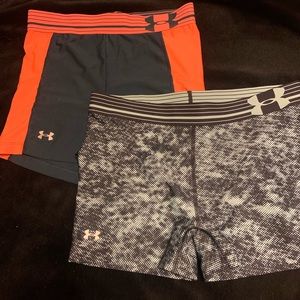 2 under armor spandex !